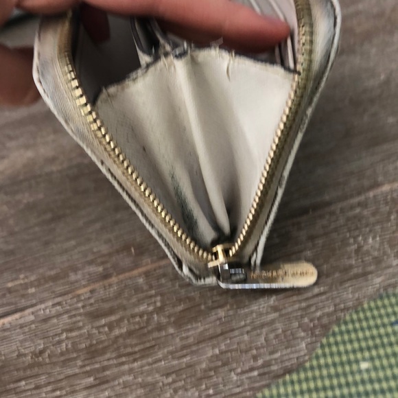 AUTHENTIC Michael Kors Logo Jet Set Wallet - Picture 5 of 7